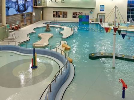 Vivo Healthier Generations pool, Hotel Clique Calgary Airport