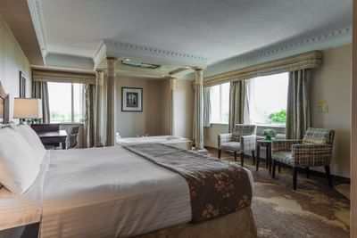Room with jacuzzi in monte carlo inns hotel Markham