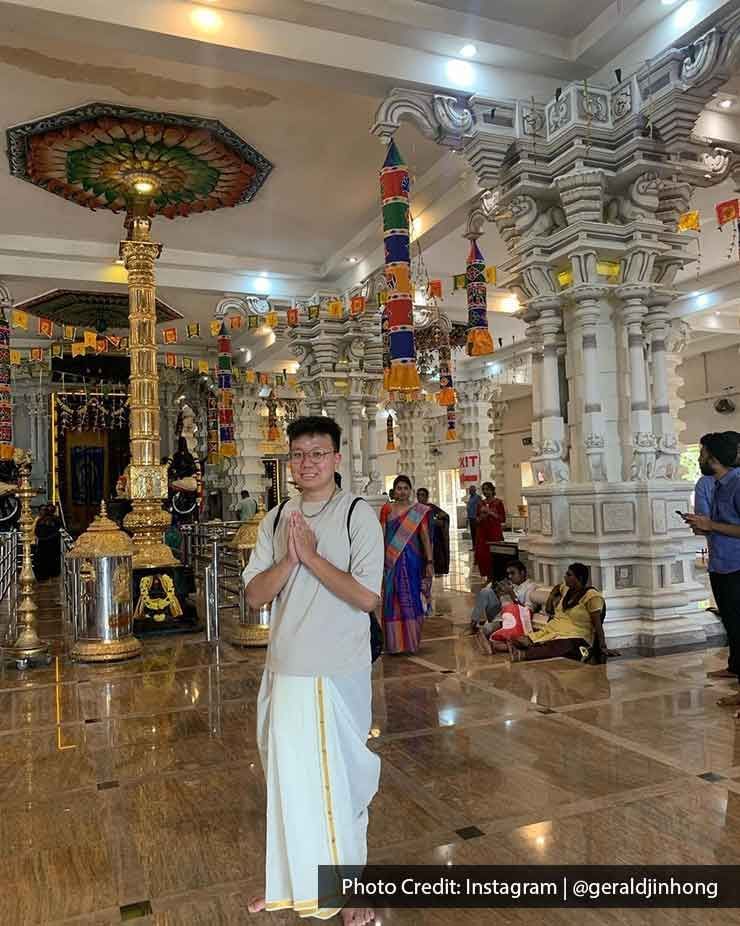 A tourist in Arulmigu Balathandayuthapani Temple - Lexis Suites Penang