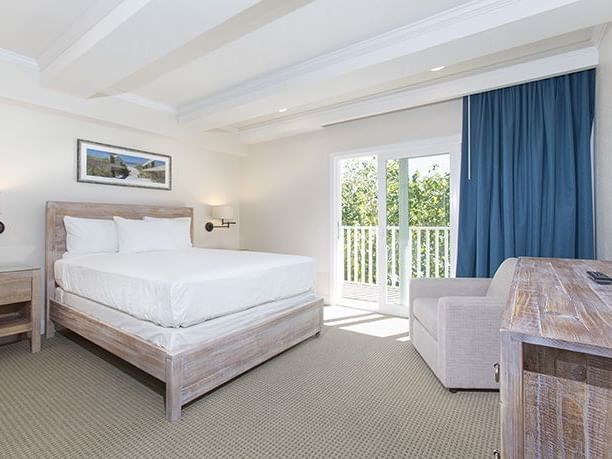 Large bed, Two bedroom Suite at Legacy Vacation Resorts