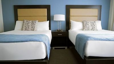 Room with two beds at Embassy Hotel & Suites Ottawa
