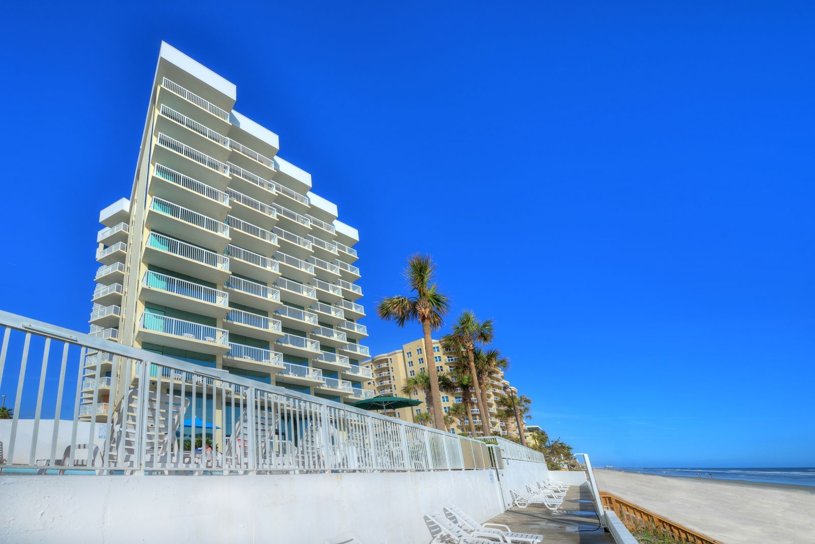 Bahama House - Discover Our Daytona Beach Hotels