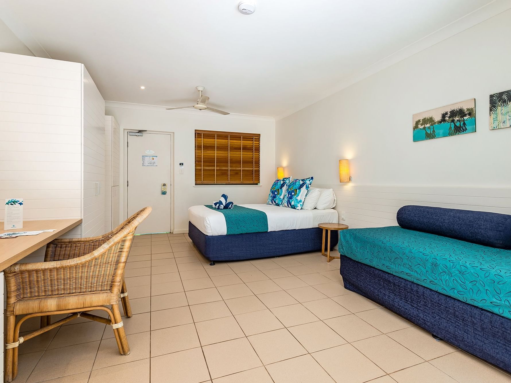 Reef Room with a day bed & a queen bed at Heron Island Resort