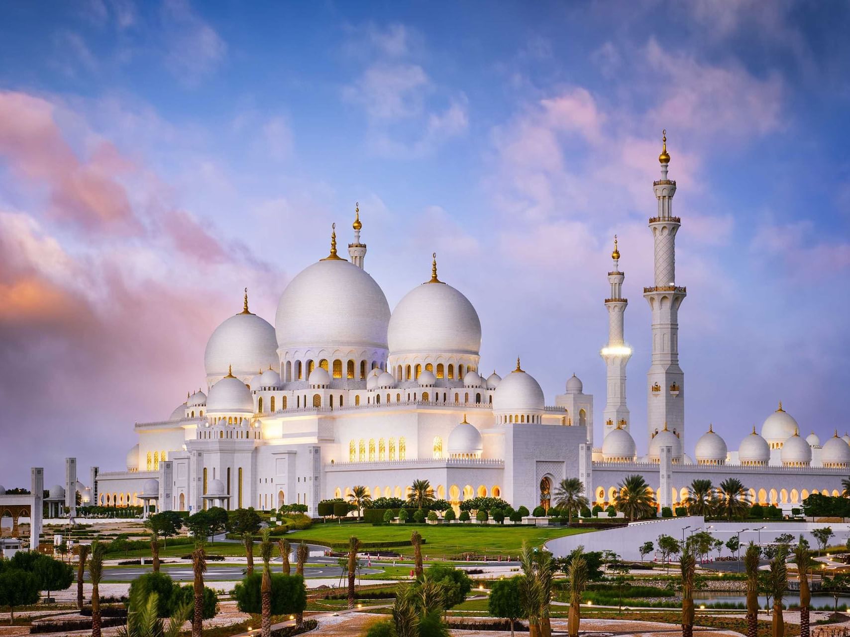 Sheikh Zayed Grand Mosque near Millennium Central Mafraq