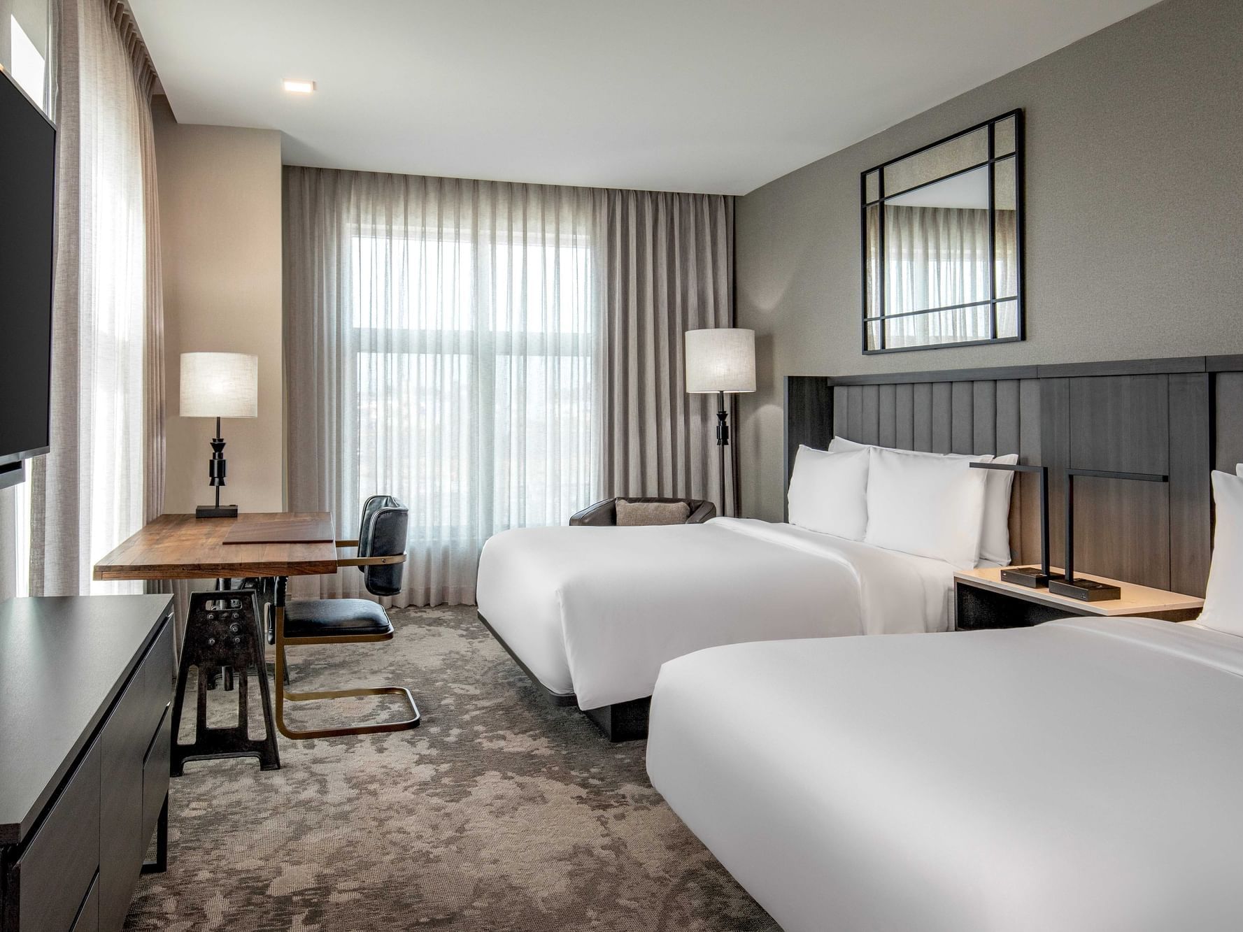 The Artisan Hotel Double Queen Corner Guestroom