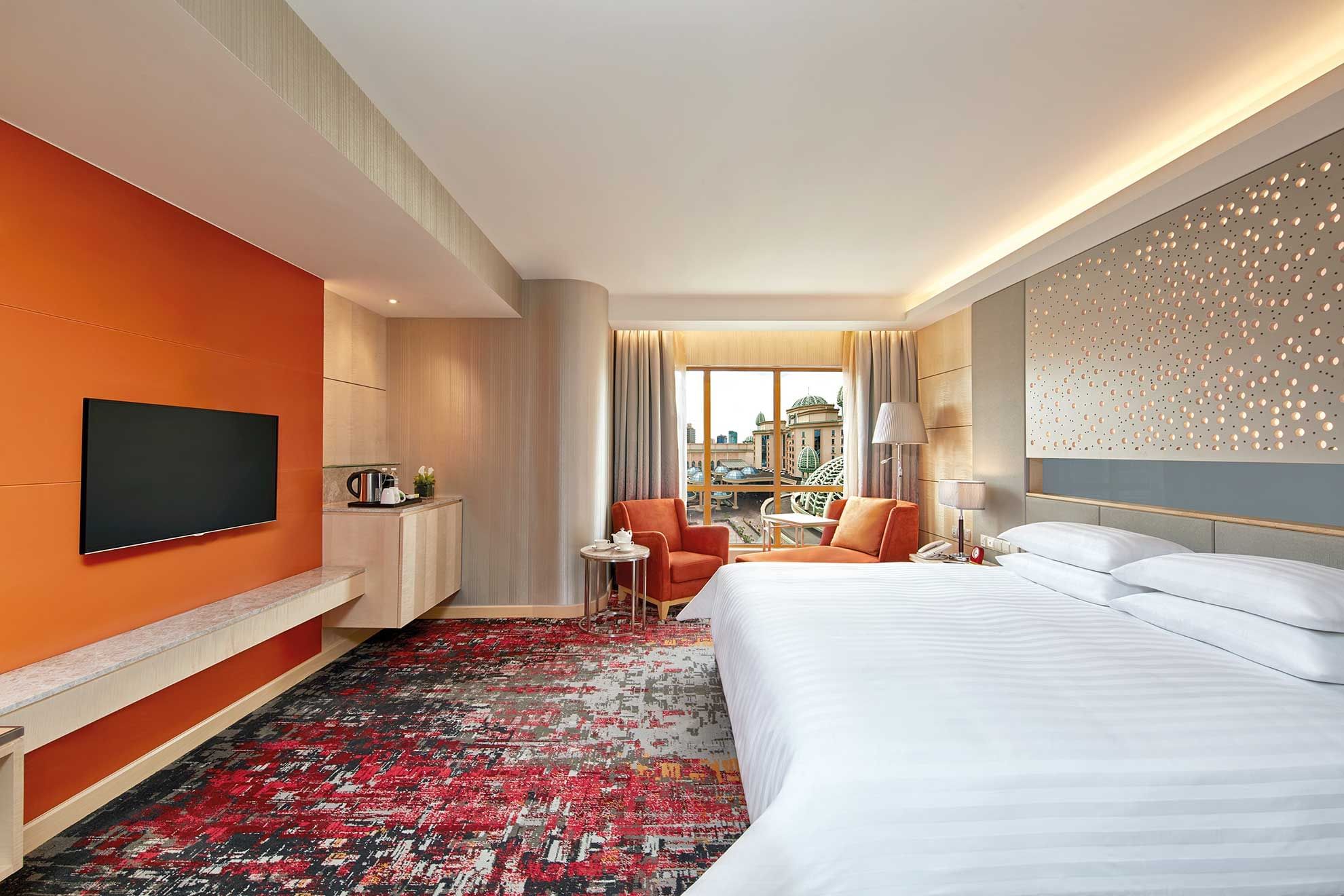Bed & TV in Deluxe Executive King Room at Sunway Hotel Pyramid