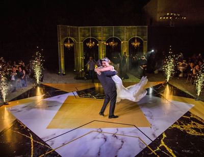 Wedded couple dancing on the dance floor at Araiza Mexicali