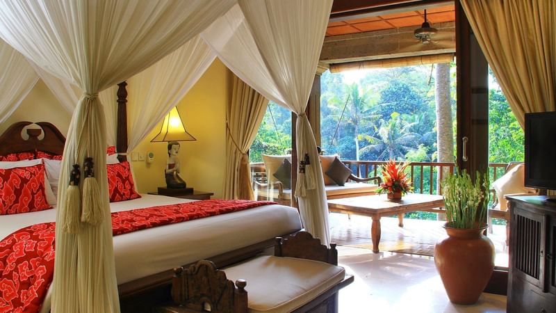 King bed in Treetop Suite room at Warwick Ibah Luxury Villas