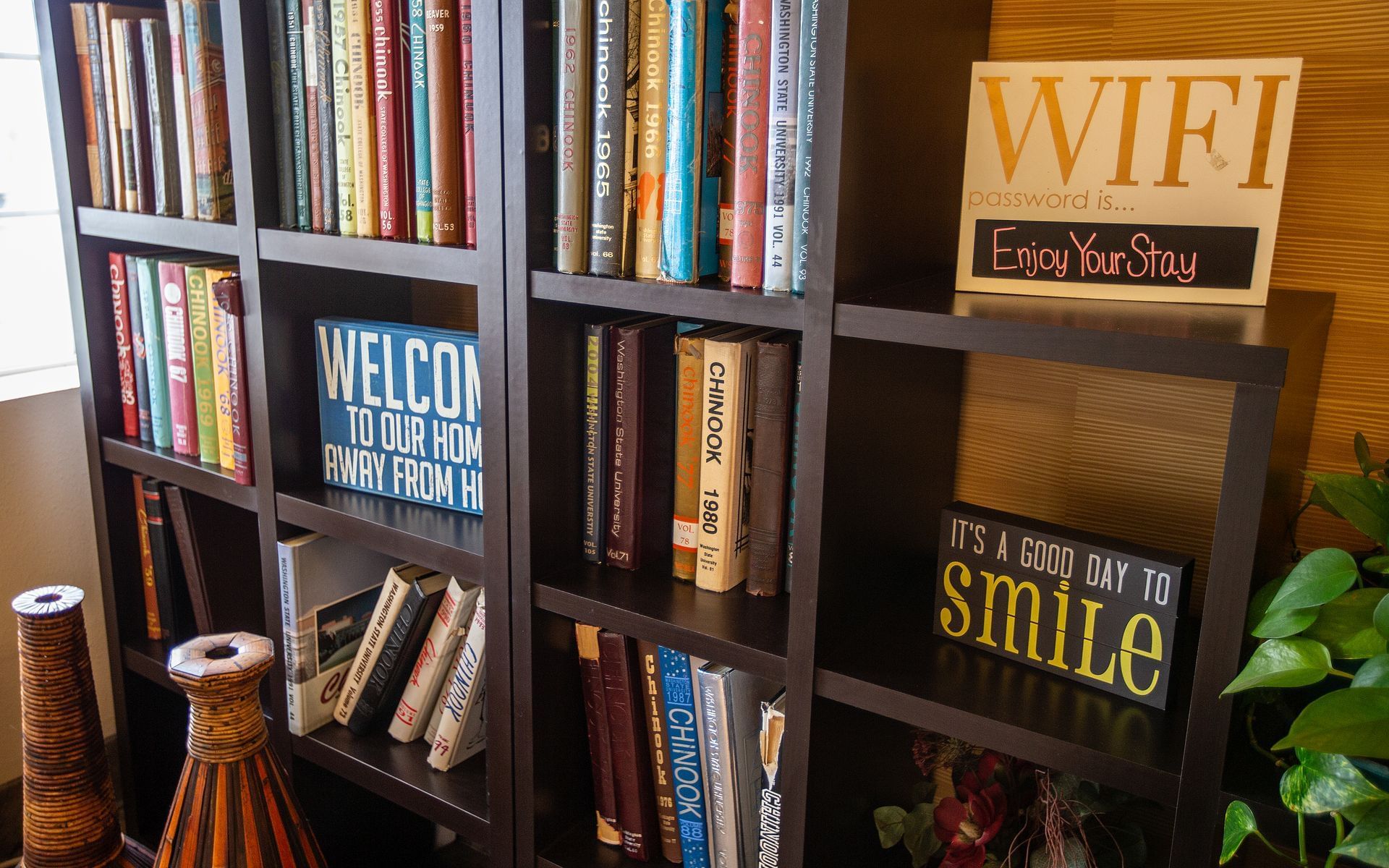 Coast Hilltop Inn - Detail Yearbooks