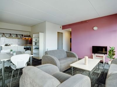 Enjoy co-living with fellow students at UniLodge Wellesley Apartments