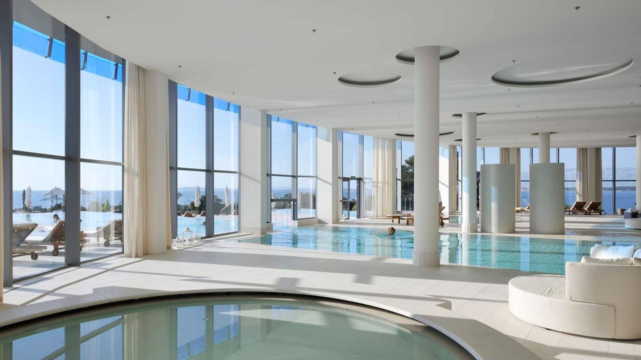 Indoor pool of the Falkensteiner Hotel & Spa Iadera