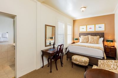 Standard Queen Room with one bed at Pine Inn