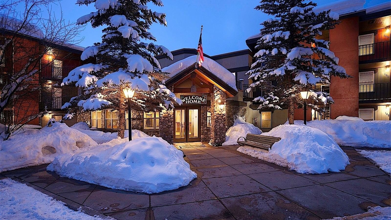  Steamboat Springs Suites at Legacy Vacation Resorts at night 