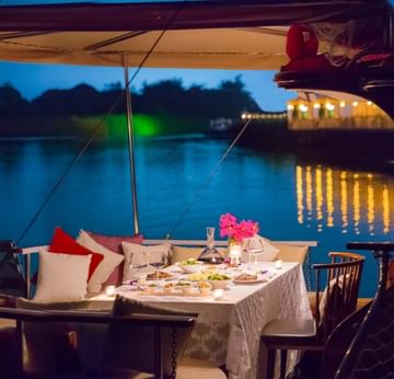 Boat À La Carte Restaurant – Titanic Deluxe Golf Belek’te Nehir Üzerinde Akşam Yemeği Keyfi