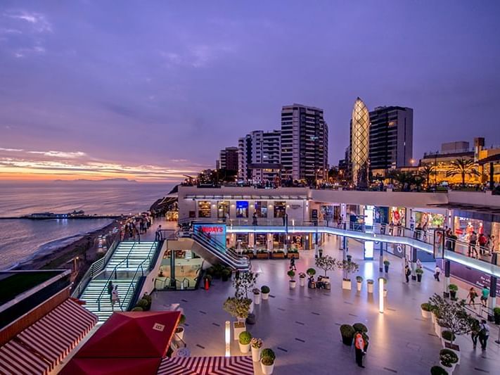 Exterior view of Larcomar Shopping Center near Delfines Hotel