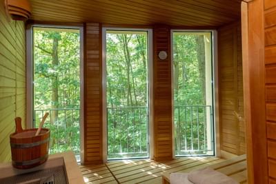 Hotel with a Sauna and Swimming Pool near Berlin