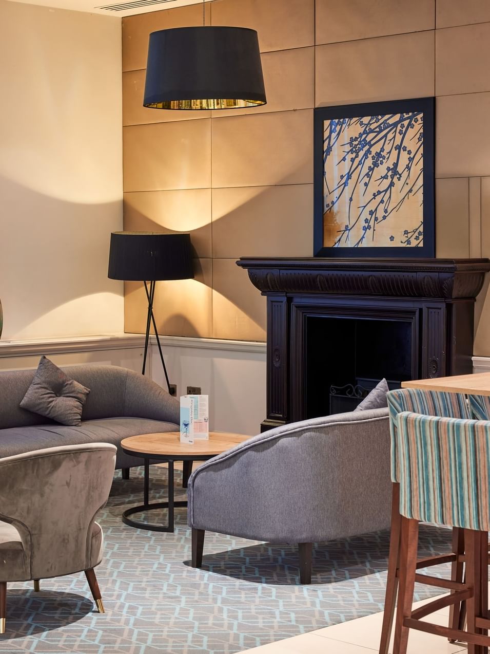 Dining & lounge area of Kingsley Bar at Thistle London Holborn