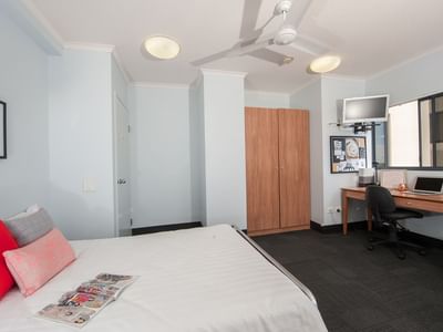 Deluxe Corner Unit