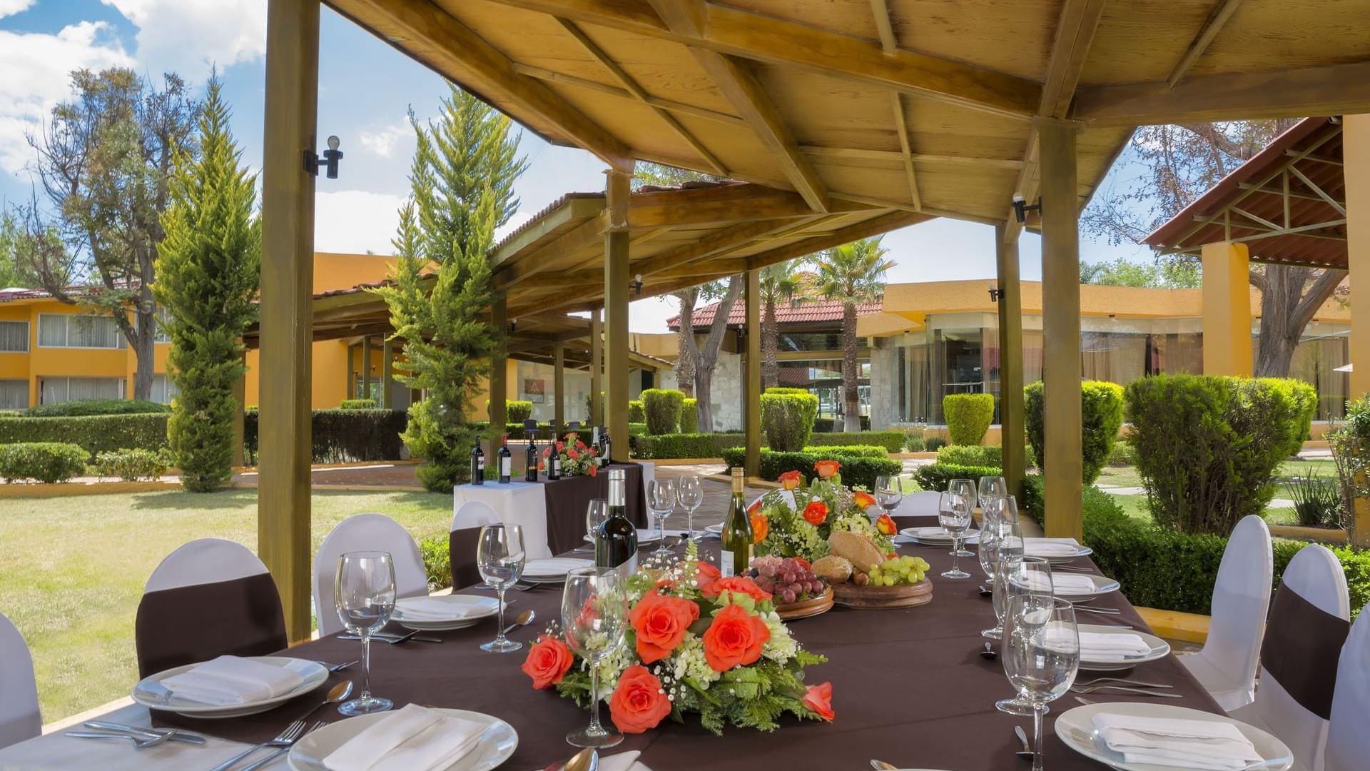Table set up for an outdoor event at Gamma Pachuca