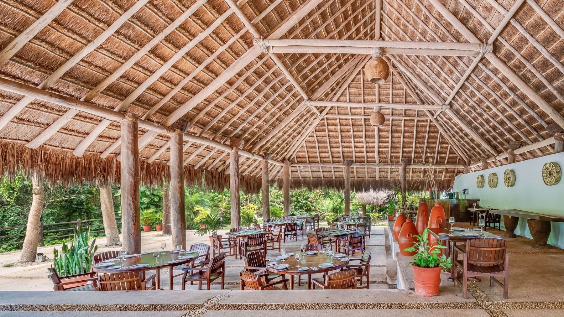 Dining table arrangement in La Palapa at The Explorean Kohunlich