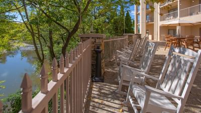 Music Road Resort Hotel Riverside Terrace