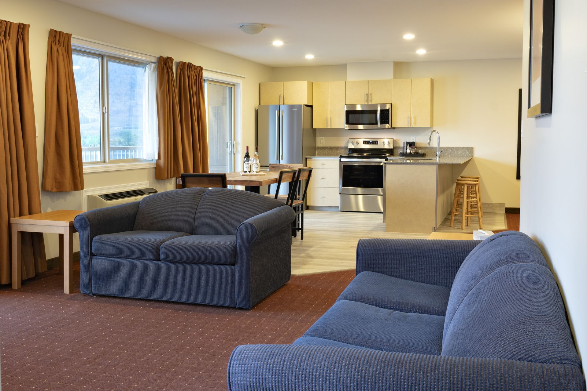 Coast Osoyoos Beach Hotel - Penthouse Suite Kitchen(4)