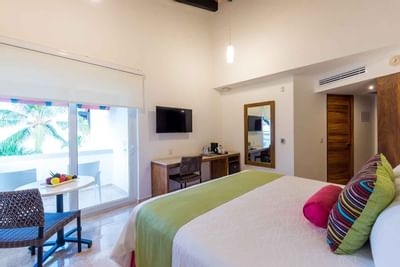 Resort-Room-Renovated-King-Bed-02