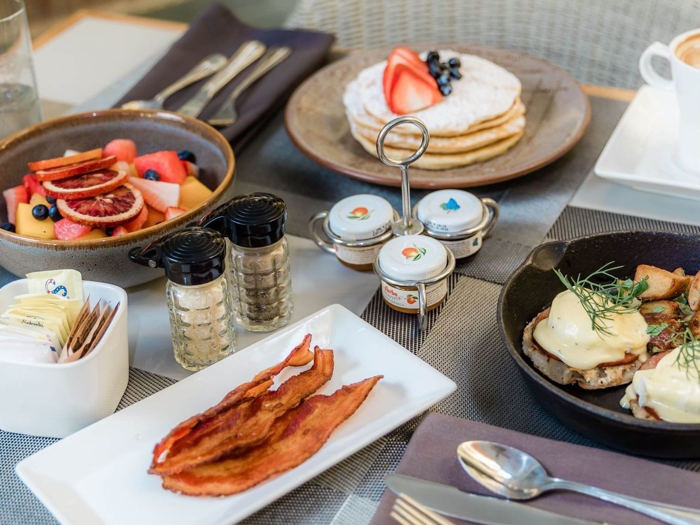 Close-up of a breakfast arranged at Hotel El Convento