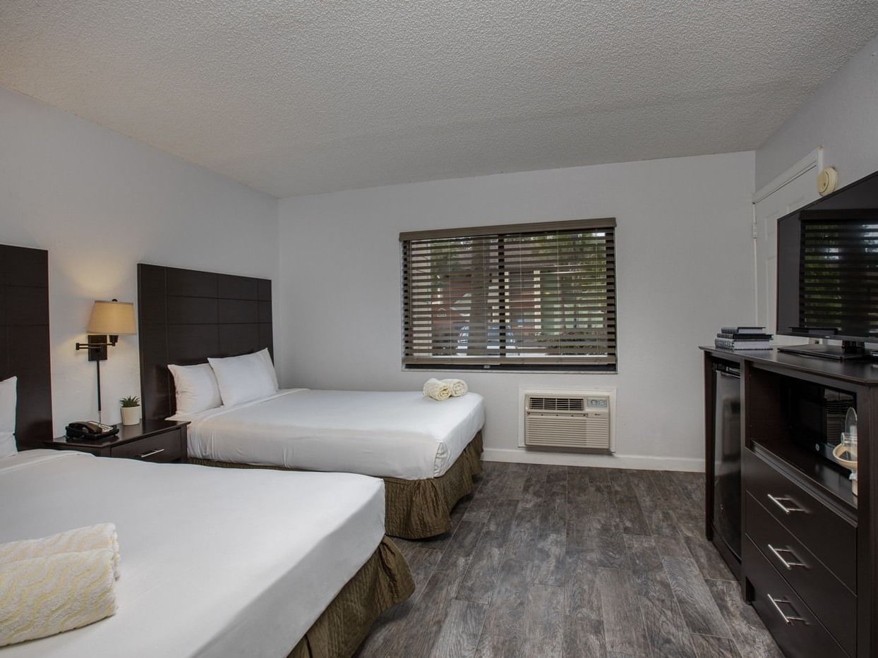Double beds of Guest Room at the Oaks, Legacy Vacation Resorts