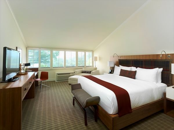 Executive King Room with one bed at Topnotch Stowe Resort
