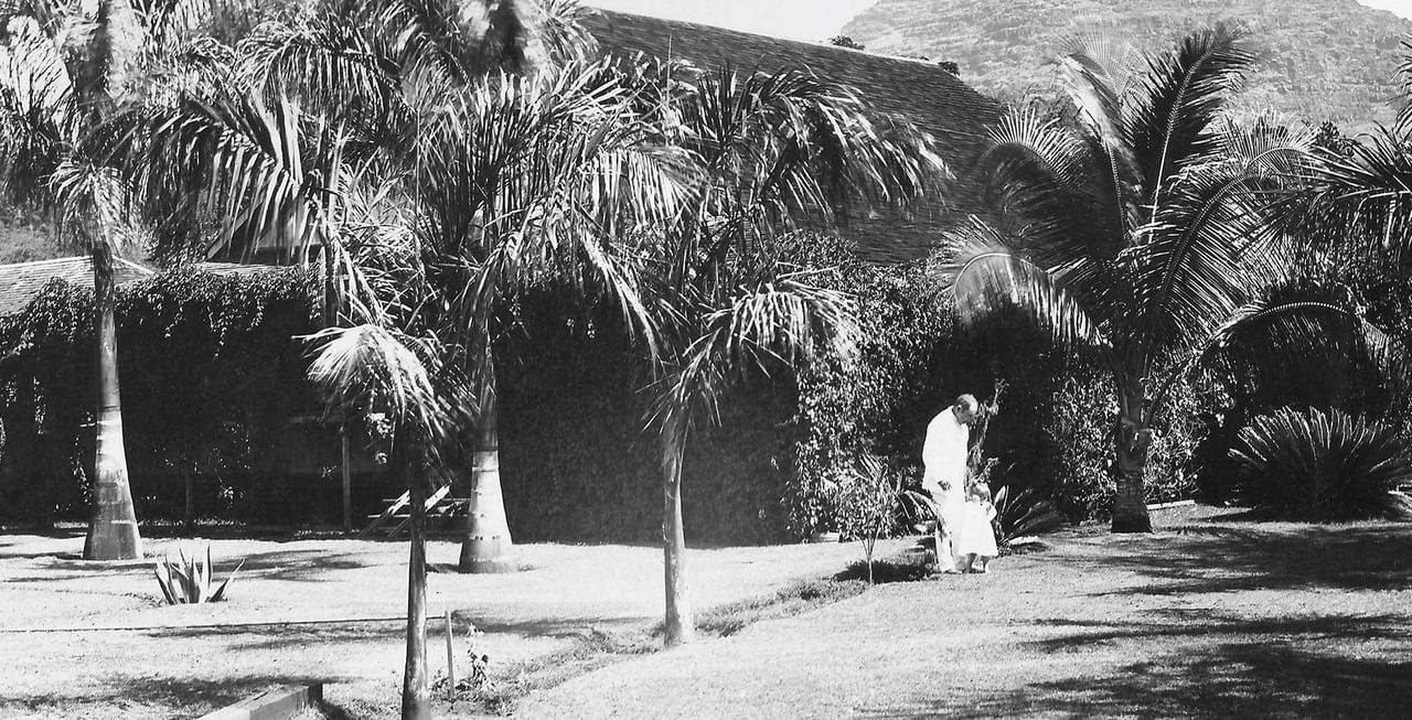 Lobby & Administrative Building, Circa 1895