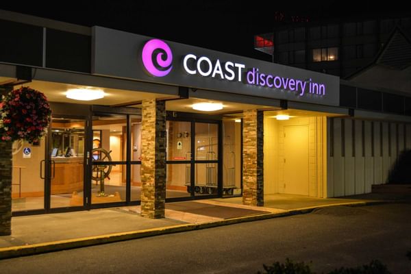 Entrance to Coast Discovery Inn