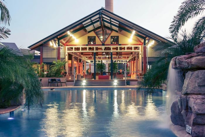 Mercure pool