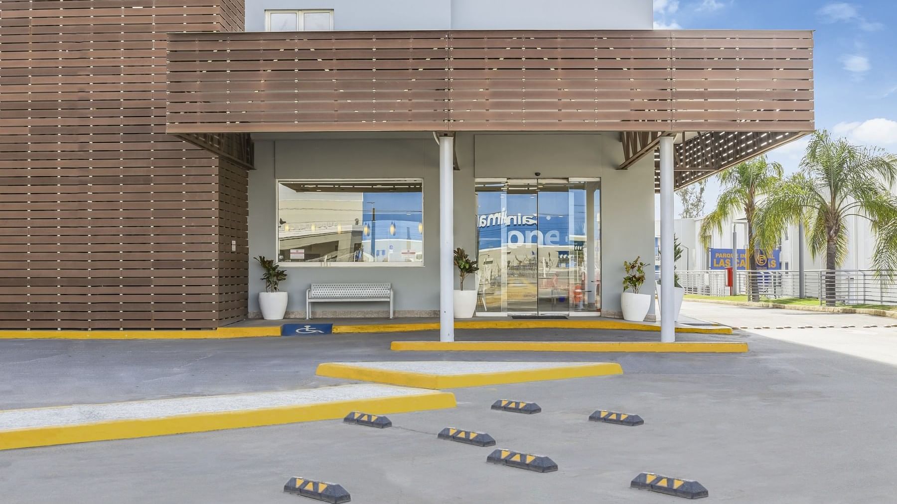 Speed breakers at One Guadalajara Periférico Norte