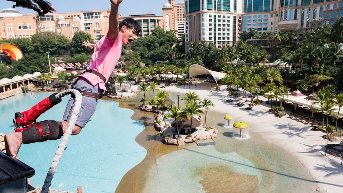 Bungy jump experience at Extreme Park near Sunway Lagoon Hotel