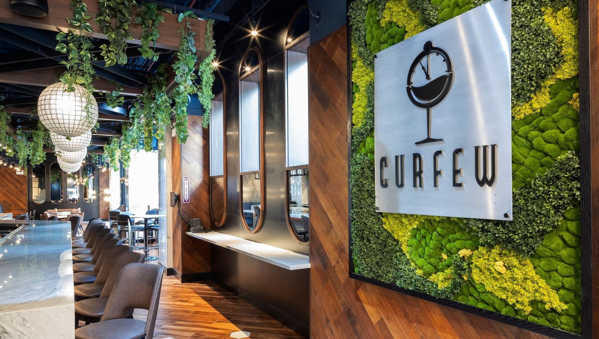 Restaurants Downtown Chicago Hotel Saint Clair