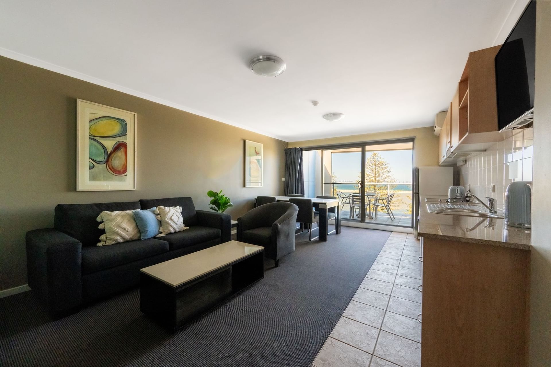 The Entrance Accommodation | Nesuto The Entrance Apartments