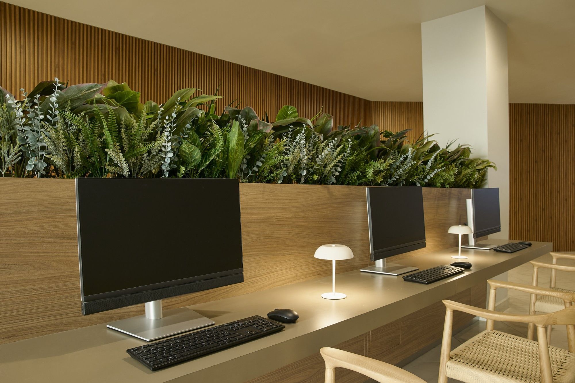 TRABAJA CON COMODIDAD