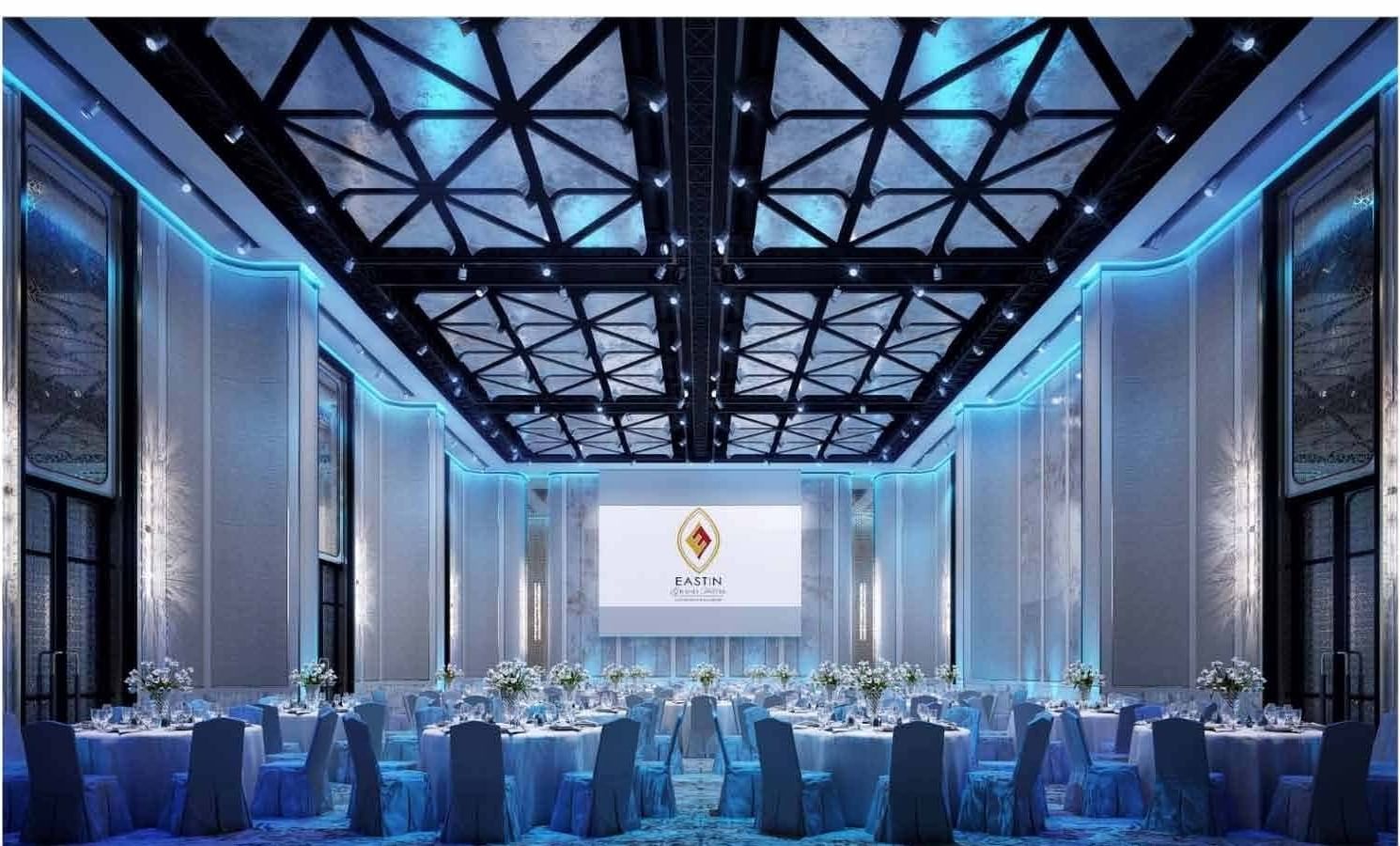 Banquet tables in Ballroom, Eastin Grand Hotel Phayathai