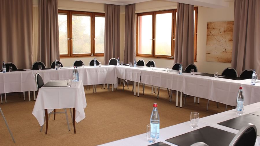Table setup in The Seminar Room at Originals Le Kastelberg