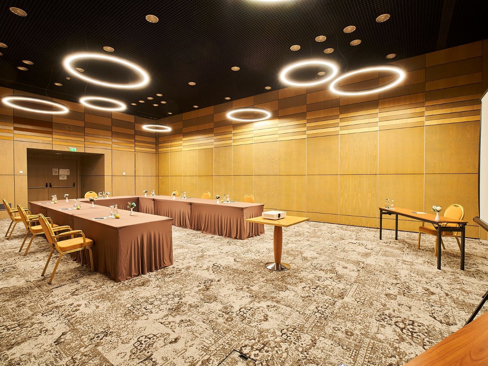 Phoenix Room for conferences & meetings at Ana Hotels Europa
