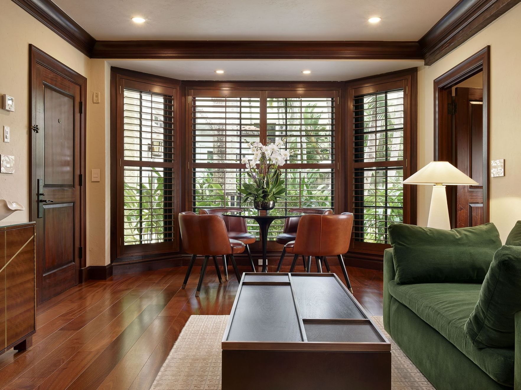 Living & dining in Luxury 1 Bedroom Suite at Brazilian Court