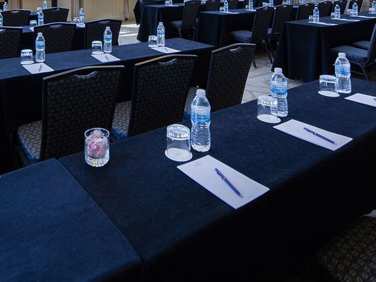 Close-up of meeting arrangements in Huron at Warwick Allerton