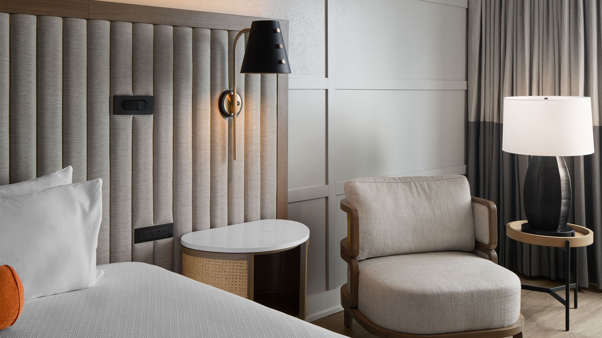 Junior Suite 1 King - Riverside Hotel