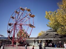 Ferris wheel at the Heritage Park near Carriage House Hotel