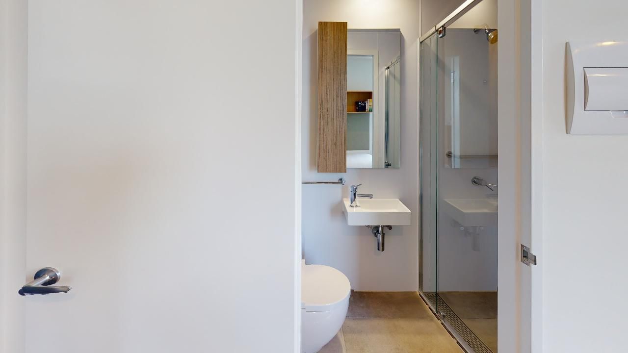 Melbourne-City-King-Single-Bathroom