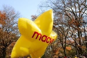 Yellow star balloon at the New York Macy's Thanksgiving Day Parade