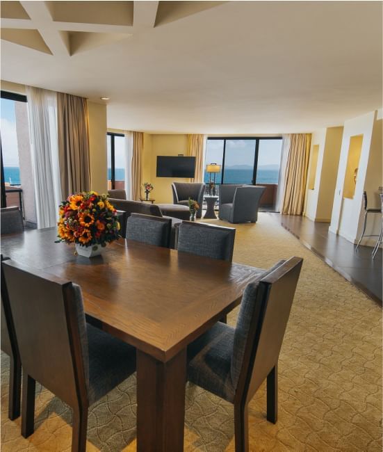 Dining table & living area with Sea view, Hotel Coral y Marina