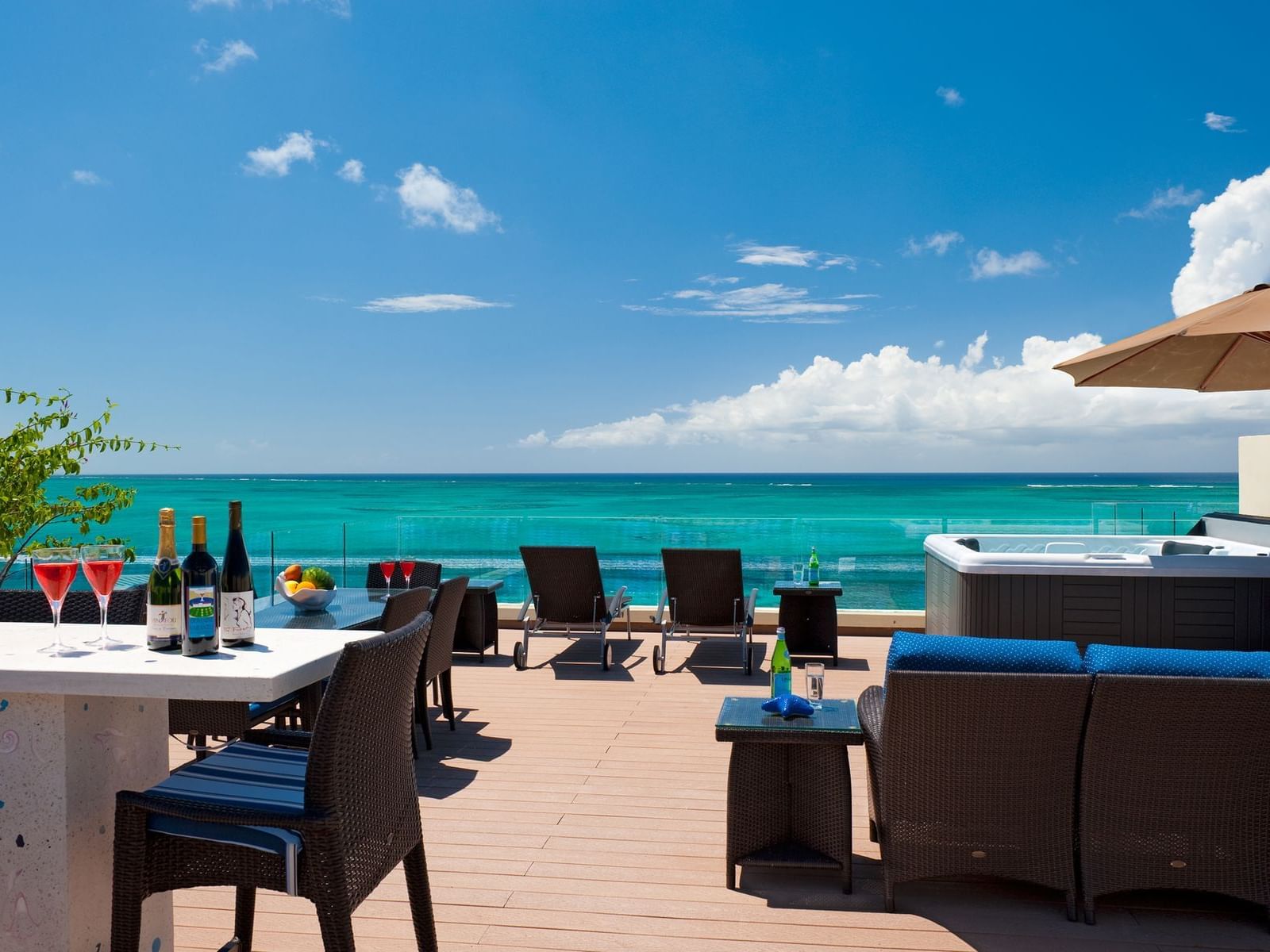 Outdoor view of 4 Bedroom Oceanfront Penthouse with Roof Terrace at Windsong Resort On The Reef