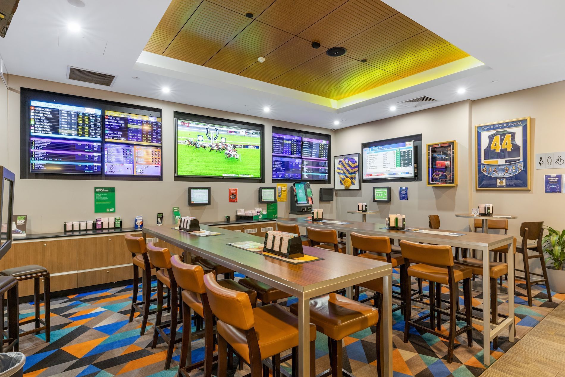 Bars & Restaurants in Darwin and Room Service H on Mitchell